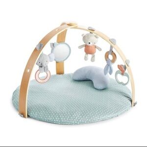 * BRAND NEW, UNOPENED *
Deluxe Wooden Play Gym with Plush Toys